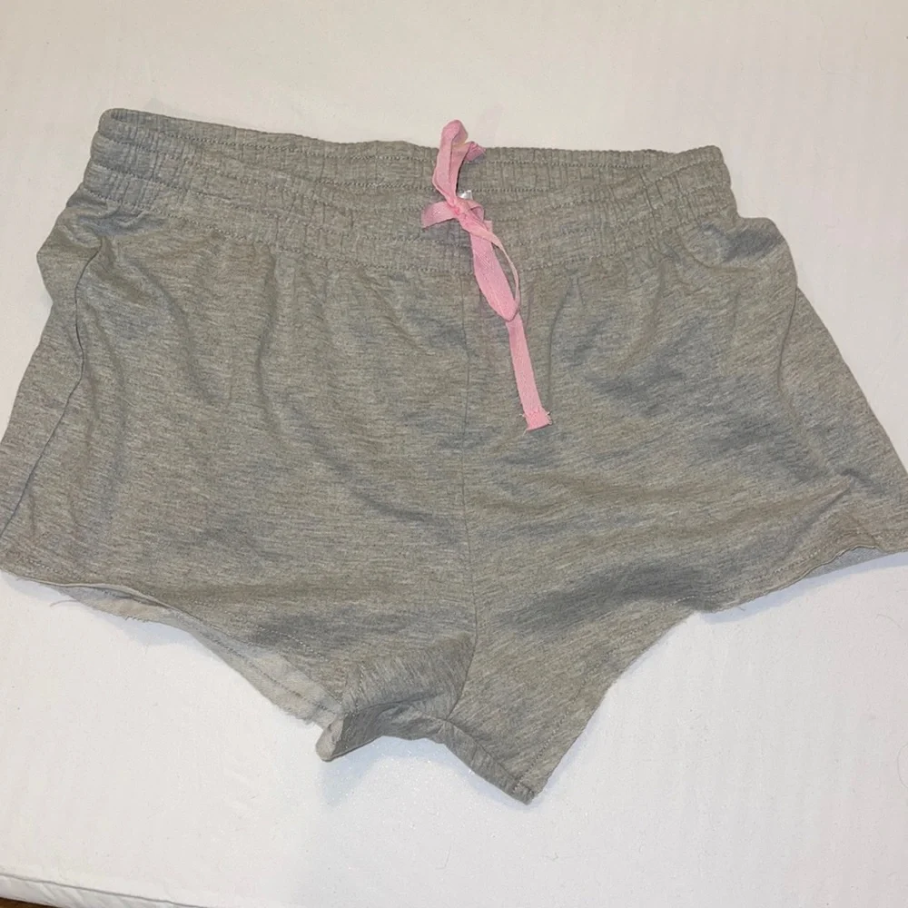 MTV pj cut off shorts 80% cotton gray‎ with a pink bow size medium NWT